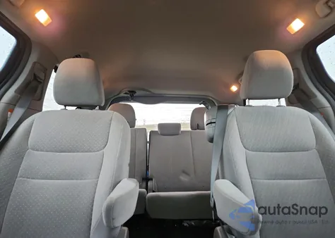 2019 Toyota Sienna Le z USA, uszkodzony, nr VIN 5TDKZ3DC4KS969384